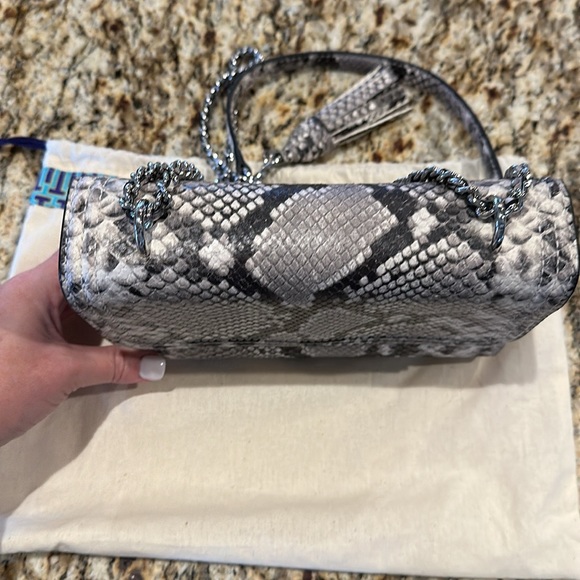 EUC Tory Burch Fleming handbag - cream and black snakeskin - Picture 4 of 11